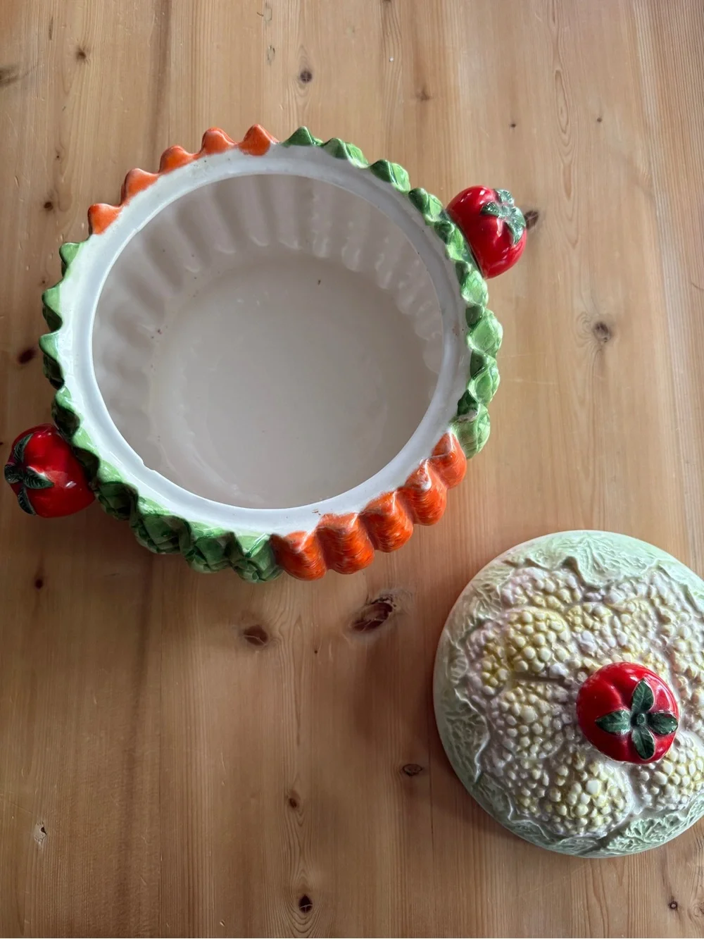 Vintage Sigma Ceramic Vegetable Crisper with Tomato‎ Handles